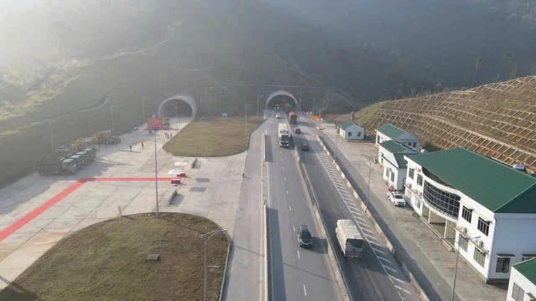 Chậm tiến độ thi c&ocirc;ng ho&agrave;n thiện hầm Thần Vũ tr&ecirc;n cao tốc Bắc - Nam - Ảnh 1.