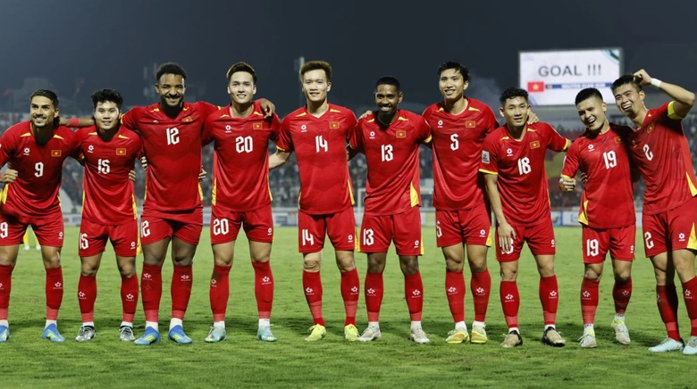 Việt Nam trở lại top 100 FIFA sau chiến thắng trước Malaysia- Ảnh 1.