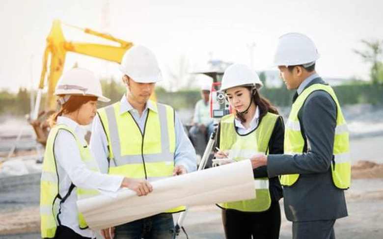 &ldquo;Những b&ocirc;ng hồng th&eacute;p&rdquo; ng&agrave;nh X&acirc;y dựng tỏa s&aacute;ng sau 10 năm thi đua