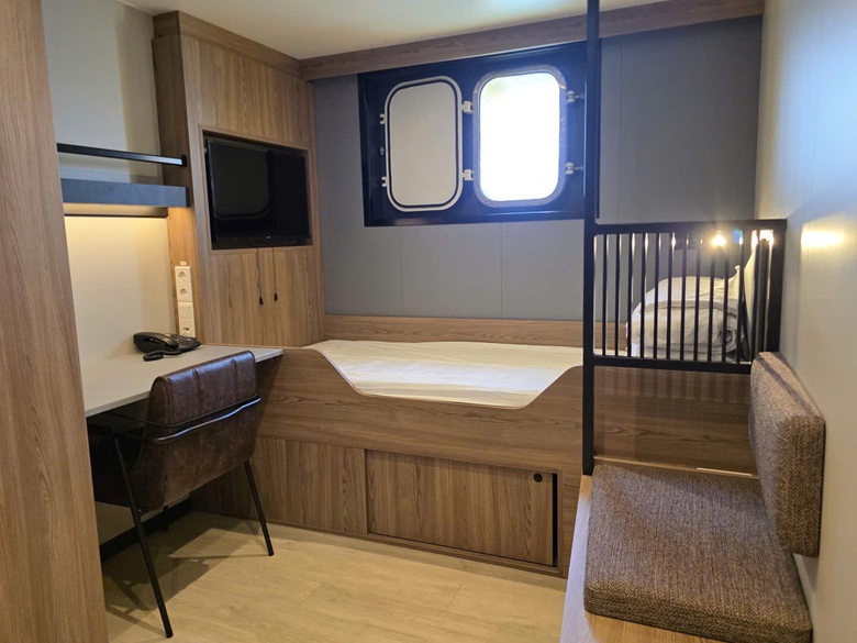 Bên trong “khách sạn nổi” phục vụ điện gió ngoài khơi- Ảnh 10. Bên trong “khách sạn nổi” phục vụ điện gió ngoài khơi- Ảnh 10.