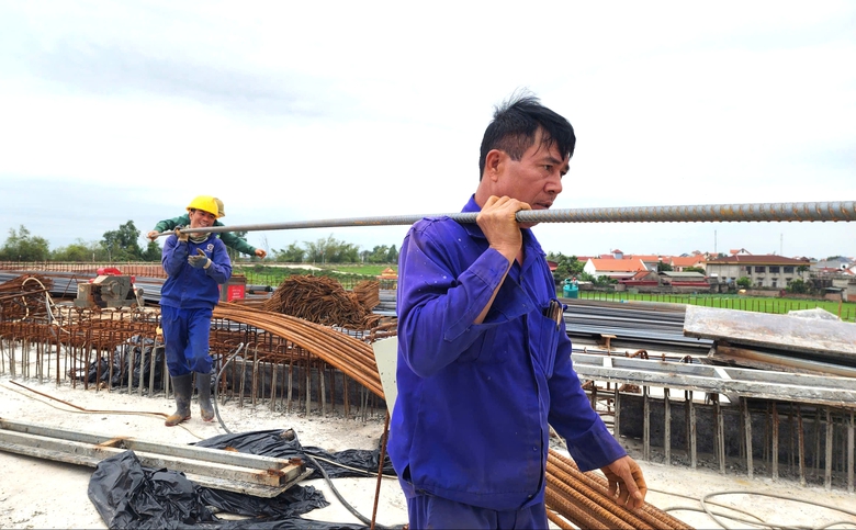 Cầu hơn 2.000 tỷ đồng ở Bắc Ninh tăng tốc thi c&ocirc;ng về đ&iacute;ch- Ảnh 9.