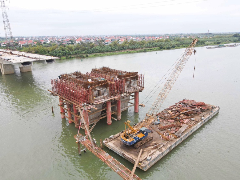 Cầu hơn 2.000 tỷ đồng ở Bắc Ninh tăng tốc thi c&ocirc;ng về đ&iacute;ch- Ảnh 16.