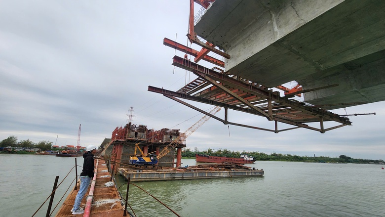 Cầu hơn 2.000 tỷ đồng ở Bắc Ninh tăng tốc thi c&ocirc;ng về đ&iacute;ch- Ảnh 2.