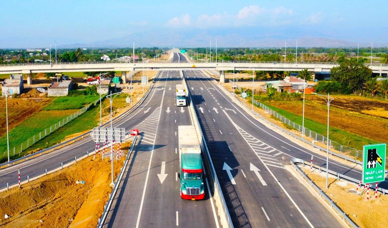 Cục Đường bộ cảnh b&aacute;o tiến độ trạm dừng nghỉ cao tốc Cam L&acirc;m - Vĩnh Hảo- Ảnh 1.