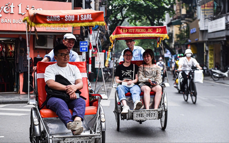 H&agrave; Nội nghi&ecirc;n cứu th&iacute; điểm x&iacute;ch l&ocirc; điện, xuồng điện phục vụ du lịch- Ảnh 1.