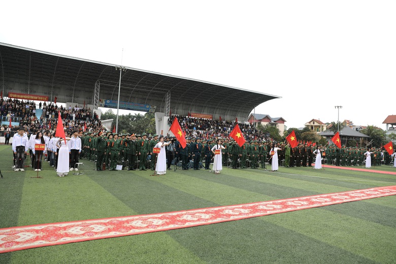Hơn 10.000 thanh ni&ecirc;n ở Gia Lai, Kh&aacute;nh H&ograve;a, Ph&uacute; Thọ l&ecirc;n đường nhập ngũ- Ảnh 12.
