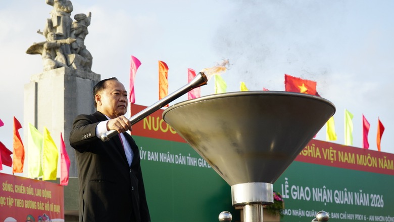 Hơn 10.000 thanh ni&ecirc;n ở Gia Lai, Kh&aacute;nh H&ograve;a, Ph&uacute; Thọ l&ecirc;n đường nhập ngũ- Ảnh 6.