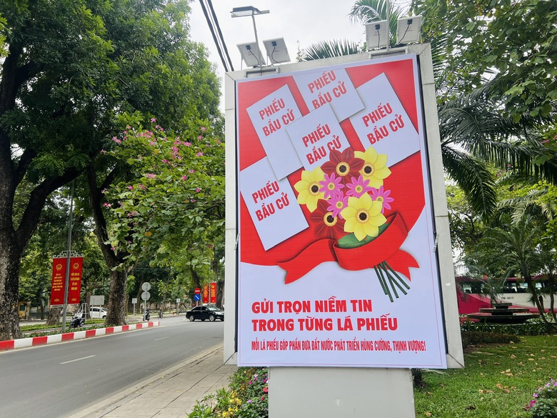 H&agrave; Nội rực rỡ cờ hoa hướng về ng&agrave;y hội non s&ocirc;ng- Ảnh 8.