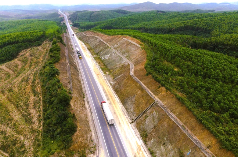 Cần gần 500.000 tỷ đồng đầu tư ho&agrave;n chỉnh c&aacute;c tuyến cao tốc ph&acirc;n kỳ- Ảnh 1.