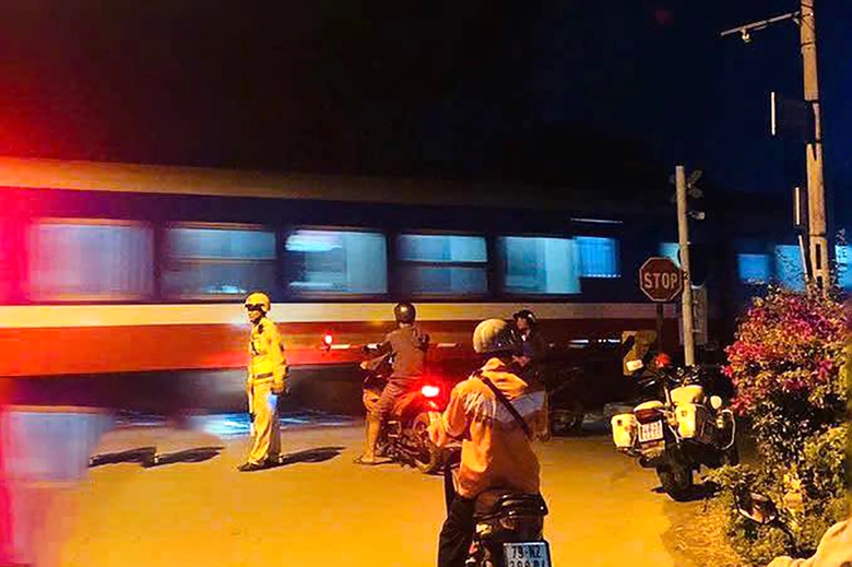 Kh&aacute;nh H&ograve;a: Tăng cường xử l&yacute; vi phạm trật tự an to&agrave;n giao th&ocirc;ng đường sắt- Ảnh 2.