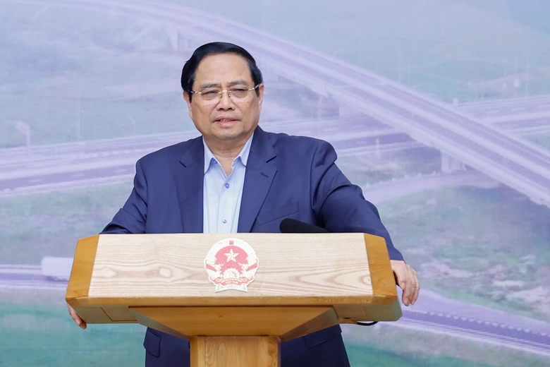 Thủ tướng: Tối ưu h&oacute;a nguồn lực v&agrave; hiệu quả c&aacute;c dự &aacute;n hạ tầng giao th&ocirc;ng vận tải- Ảnh 1.