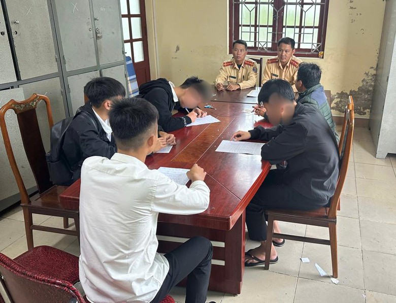 H&agrave; Tĩnh: Tuy&ecirc;n truyền kết hợp xử l&yacute; nghi&ecirc;m thanh, thiếu ni&ecirc;n vi phạm ph&aacute;p luật ATGT- Ảnh 3.