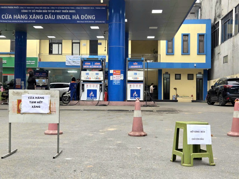 Sản lượng bán xăng dầu tăng vọt, nguồn cung vẫn đảm bảo- Ảnh 1. Sản lượng bán xăng dầu tăng vọt, nguồn cung vẫn đảm bảo- Ảnh 1.