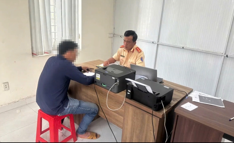 Đồng Nai: CSGT xử phạt 3 t&agrave;i xế từ clip do người d&acirc;n cung cấp- Ảnh 3.