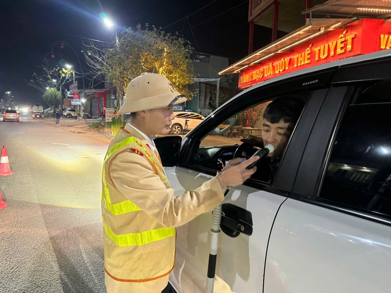 Kh&ocirc;ng v&ugrave;ng cấm, kh&ocirc;ng ngoại lệ, Tuy&ecirc;n Quang xử l&yacute; nghi&ecirc;m vi phạm nồng độ cồn- Ảnh 1.