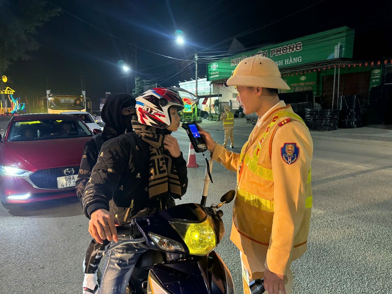 Kh&ocirc;ng v&ugrave;ng cấm, kh&ocirc;ng ngoại lệ, Tuy&ecirc;n Quang xử l&yacute; nghi&ecirc;m vi phạm nồng độ cồn- Ảnh 2.