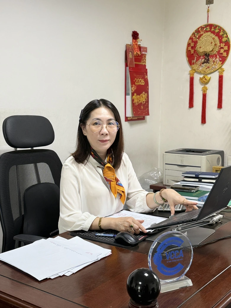 Nữ lao động ng&agrave;nh X&acirc;y dựng: &ldquo;Giỏi việc nước, đảm việc nh&agrave;"- Ảnh 1.