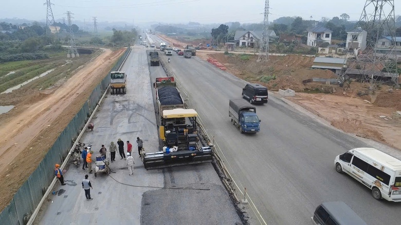 Tăng tốc thi c&ocirc;ng tuyến nối 2 cao tốc ở Ph&uacute; Thọ, nỗ lực th&ocirc;ng xe dịp 30/4- Ảnh 8.
