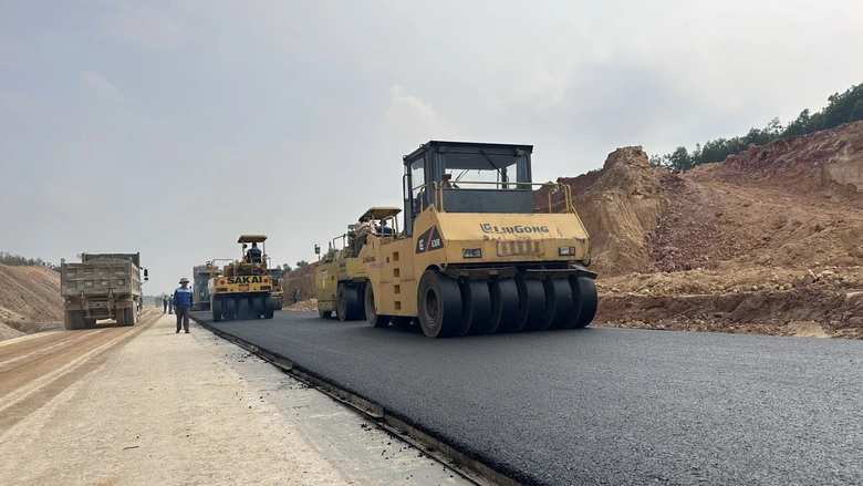 Tăng ca, tăng k&iacute;p đẩy nhanh tiến độ cao tốc Tuy&ecirc;n Quang - H&agrave; Giang- Ảnh 7.