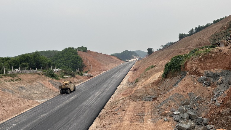 Tăng ca, tăng k&iacute;p đẩy nhanh tiến độ cao tốc Tuy&ecirc;n Quang - H&agrave; Giang- Ảnh 14.