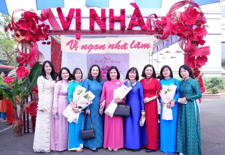 Nữ lao động ng&agrave;nh X&acirc;y dựng: &ldquo;Giỏi việc nước, đảm việc nh&agrave;"- Ảnh 4.