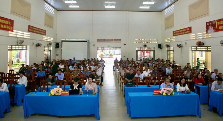 Cử tri mong ph&aacute;t triển logistics, c&ocirc;ng nghiệp gắn với cảng Phước An v&agrave; s&acirc;n bay Long Th&agrave;nh- Ảnh 1.