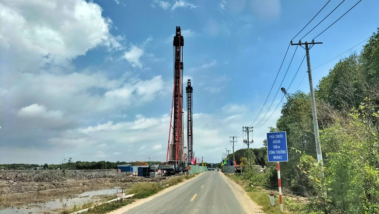 Gỡ kh&oacute; nguồn vật liệu cho c&aacute;c dự &aacute;n trọng điểm tại C&agrave; Mau- Ảnh 1.