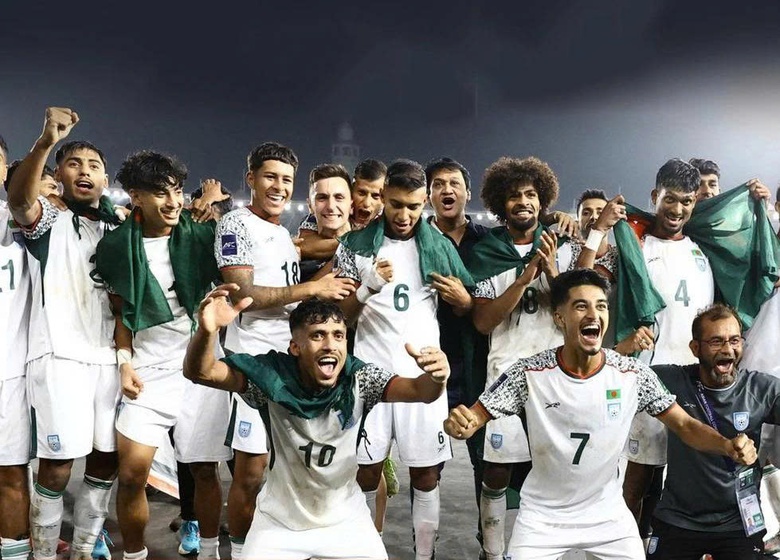 Bangladesh mang cầu thủ từng đ&aacute; Ngoại hạng Anh đấu tuyển Việt Nam- Ảnh 1.