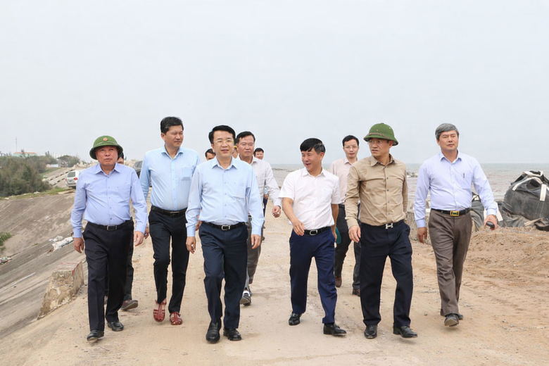 Bảo đảm an toàn đê điều được chú trọng ngay từ đầu năm- Ảnh 1. Bảo đảm an toàn đê điều được chú trọng ngay từ đầu năm- Ảnh 1.