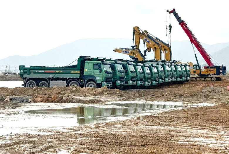 Doanh nghiệp gồng m&igrave;nh xoay trở khi gi&aacute; xăng dầu li&ecirc;n tục tăng- Ảnh 1.