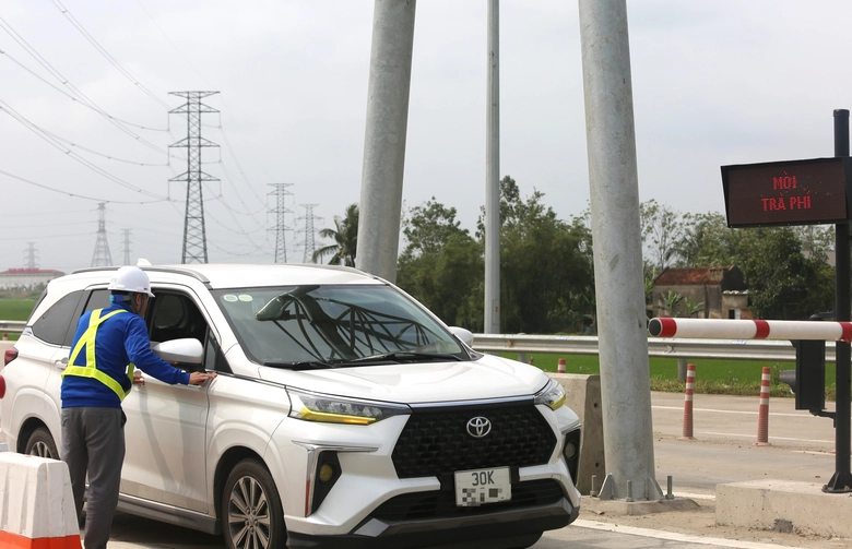 Thu phí tự động cao tốc qua Thanh Hóa, Nghệ An: Hệ thống dần ổn định, không ùn tắc- Ảnh 3. Thu phí tự động cao tốc qua Thanh Hóa, Nghệ An: Hệ thống dần ổn định, không ùn tắc- Ảnh 3.