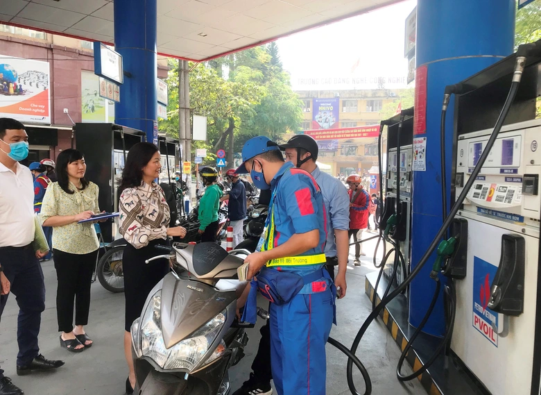 Giảm thuế nhập khẩu ưu đ&atilde;i một số mặt h&agrave;ng xăng dầu về 0%- Ảnh 1.