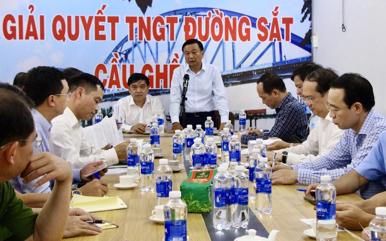 Thứ trưởng Nguyễn Danh Huy: Khẩn trương khắc phục sự cố, xử l&yacute; tr&aacute;ch nhiệm vụ cầu Ghềnh- Ảnh 8.