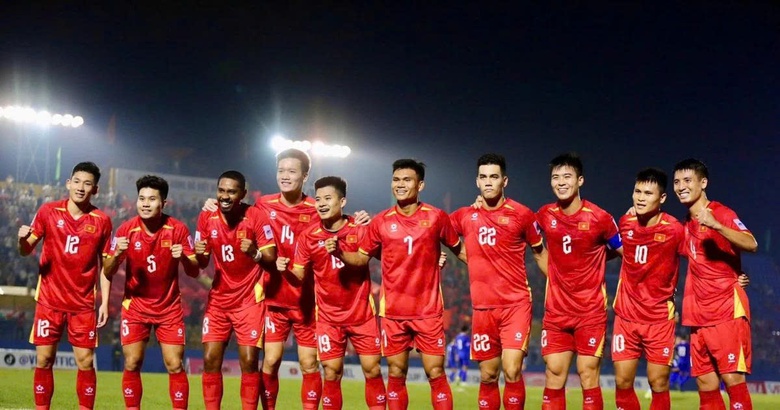 Bangladesh mang cầu thủ từng đ&aacute; Ngoại hạng Anh đấu tuyển Việt Nam- Ảnh 2.