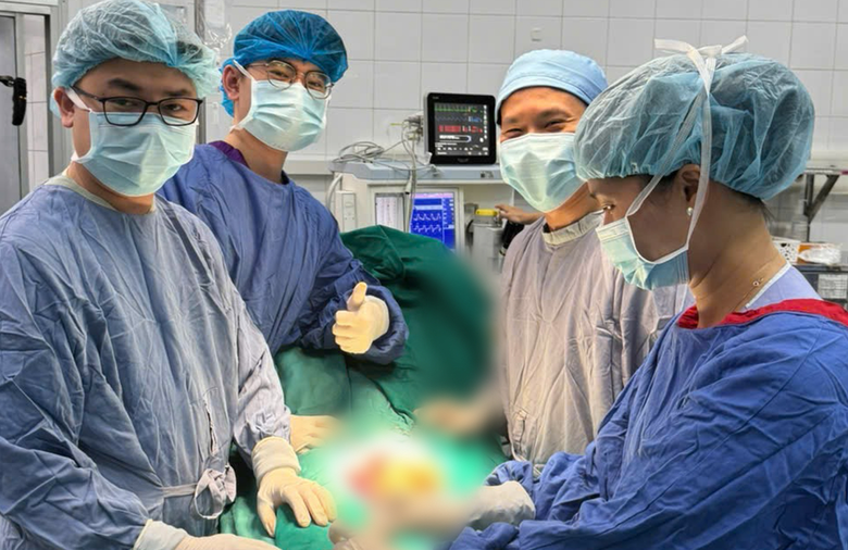 Cấp cứu trong giờ "v&agrave;ng" cứu người đ&agrave;n &ocirc;ng 42 tuổi- Ảnh 1.