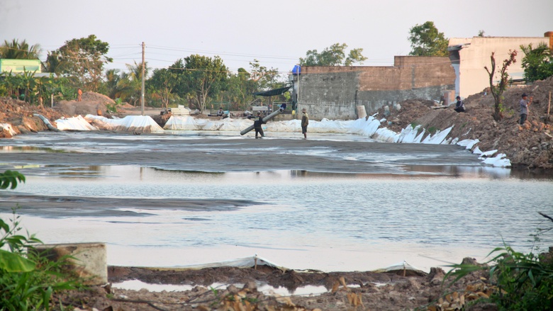 Vướng mặt bằng v&agrave; khan hiếm vật liệu l&agrave;m ảnh hưởng tiến độ nhiều dự &aacute;n ở C&agrave; Mau- Ảnh 2.