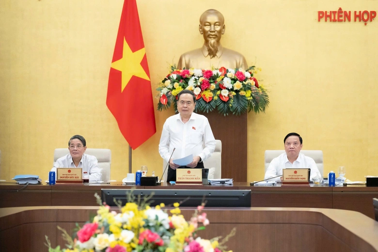 Phải chặt chẽ, thận trọng trong c&ocirc;ng t&aacute;c nh&acirc;n sự tr&igrave;nh Quốc hội kh&oacute;a XVI- Ảnh 1.