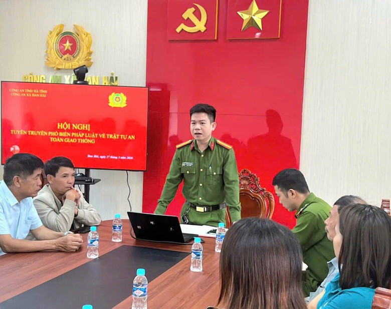 H&agrave; Tĩnh: C&ocirc;ng an cơ sở v&agrave;o cuộc, trật tự an to&agrave;n giao th&ocirc;ng chuyển biến t&iacute;ch cực- Ảnh 1.