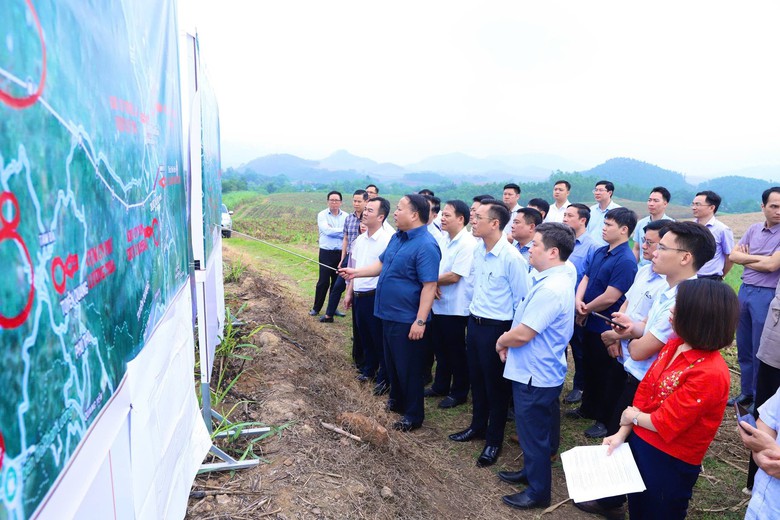 Khảo s&aacute;t quy hoạch hạ tầng giao th&ocirc;ng v&agrave; khu, cụm c&ocirc;ng nghiệp ph&iacute;a Nam tỉnh Tuy&ecirc;n Quang- Ảnh 1.