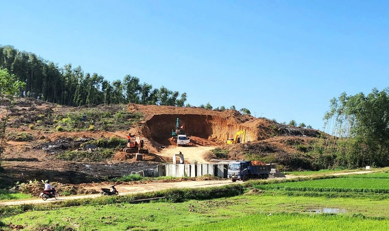 Quảng Ng&atilde;i: Đốc th&uacute;c c&aacute;c dự &aacute;n trọng điểm v&igrave; giải ng&acirc;n thấp- Ảnh 4.