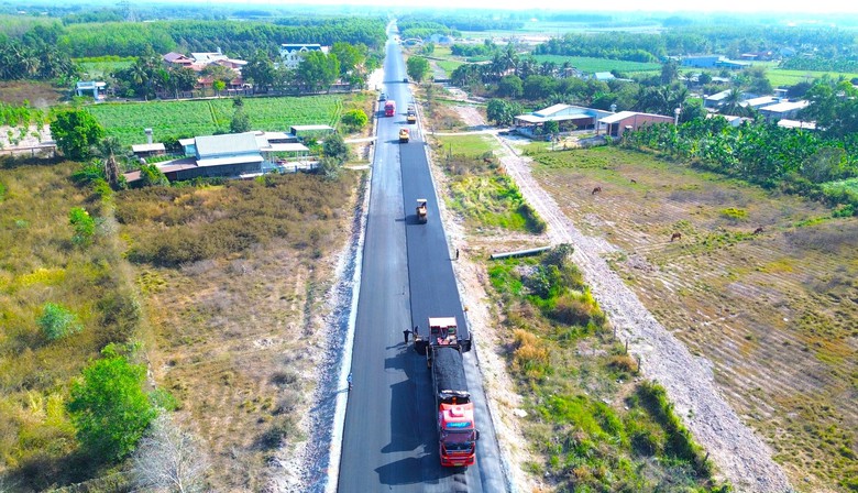 Th&uacute;c tiến độ đường Hồ Ch&iacute; Minh đoạn Chơn Th&agrave;nh - Đức H&ograve;a, quyết ho&agrave;n th&agrave;nh th&aacute;ng 6/2026- Ảnh 1.
