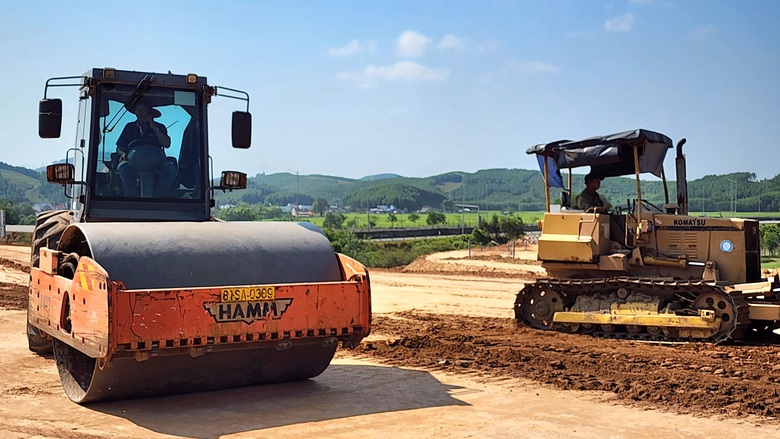 Hoàn thành nút giao nối cao tốc với khu kinh tế Dung Quất trong tháng 6- Ảnh 3. Hoàn thành nút giao nối cao tốc với khu kinh tế Dung Quất trong tháng 6- Ảnh 3.