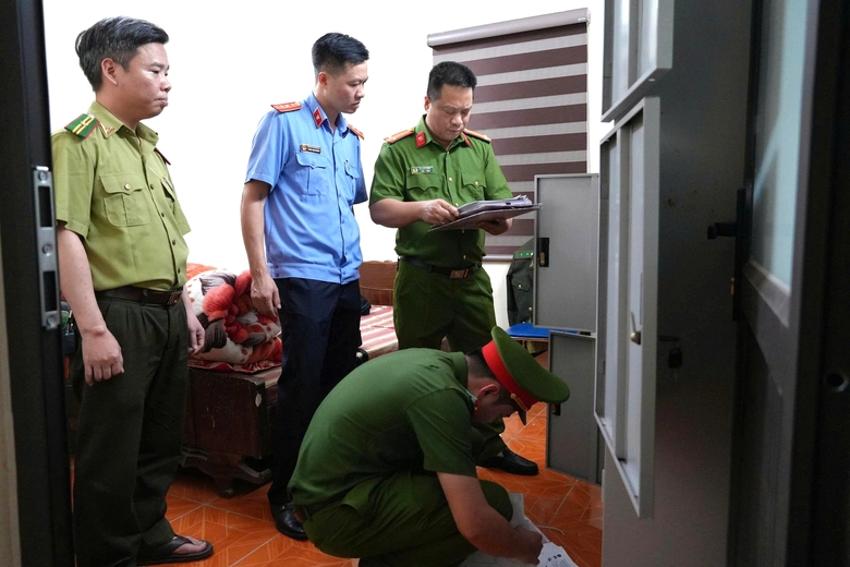 Ph&uacute; Thọ: Khởi tố vụ &aacute;n, bắt tạm giam nhiều đối tượng &ldquo;x&atilde; hội đen&rdquo; n&uacute;p b&oacute;ng doanh nghiệp- Ảnh 3.