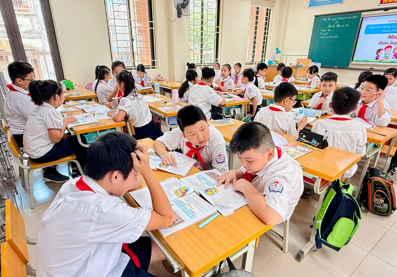 C&ocirc; gi&aacute;o H&agrave; Nội ứng dụng c&ocirc;ng nghệ số, gi&uacute;p học sinh hứng th&uacute; học tập- Ảnh 2.