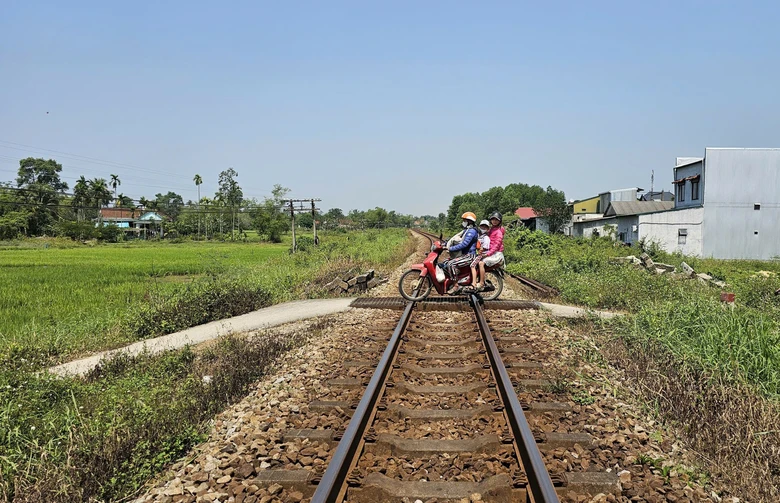 Huế: Sớm x&acirc;y hầm chui đảm bảo an to&agrave;n giao th&ocirc;ng đường sắt- Ảnh 12.