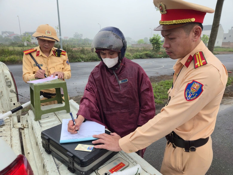 Từng là điểm nóng tai nạn giao thông, Vành đai 5 Thái Nguyên dần an toàn hơn- Ảnh 10. Từng là điểm nóng tai nạn giao thông, Vành đai 5 Thái Nguyên dần an toàn hơn- Ảnh 10.