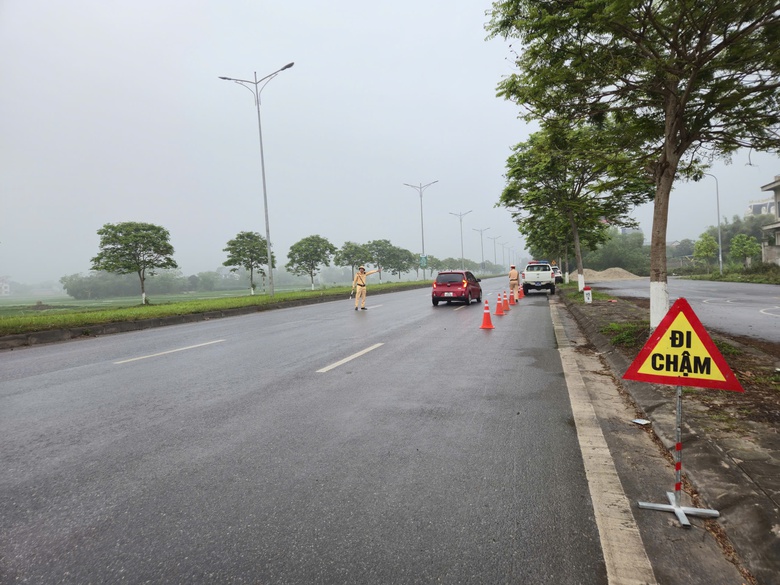 Từng là điểm nóng tai nạn giao thông, Vành đai 5 Thái Nguyên dần an toàn hơn- Ảnh 13. Từng là điểm nóng tai nạn giao thông, Vành đai 5 Thái Nguyên dần an toàn hơn- Ảnh 13.
