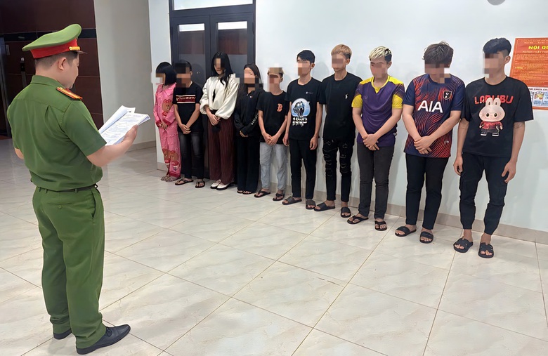 Khởi tố 10 đối tượng g&acirc;y rối trật tự c&ocirc;ng cộng giữa phố Đ&agrave; Nẵng- Ảnh 1.