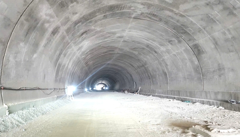 Hà Tĩnh: Gấp rút thi công ống hầm thứ hai tại Đèo Bụt- Ảnh 2. Hà Tĩnh: Gấp rút thi công ống hầm thứ hai tại Đèo Bụt- Ảnh 2.