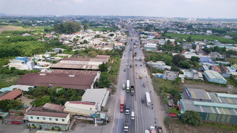 Đồng Nai đẩy nhanh tiến độ cải tạo quốc lộ 51, khắc phục hư hỏng nghiêm trọng- Ảnh 11. Đồng Nai đẩy nhanh tiến độ cải tạo quốc lộ 51, khắc phục hư hỏng nghiêm trọng- Ảnh 11.